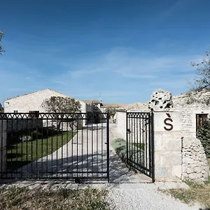 https://la-dimora-di-spartivento.sicilyhotelsitaly.net